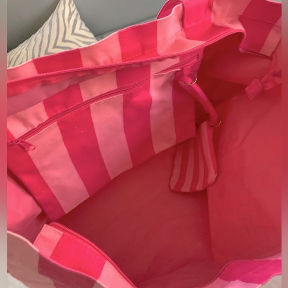 Victoria’s Secret classic oversized weekender cotton|canvas zipper & 2 pouches - Picture 4 of 10